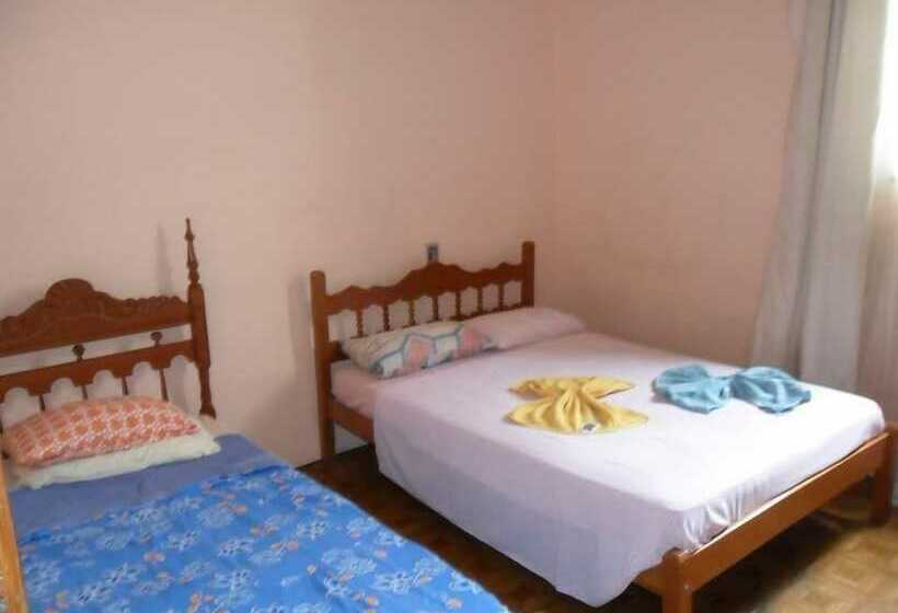 ホテル Dona Emilia