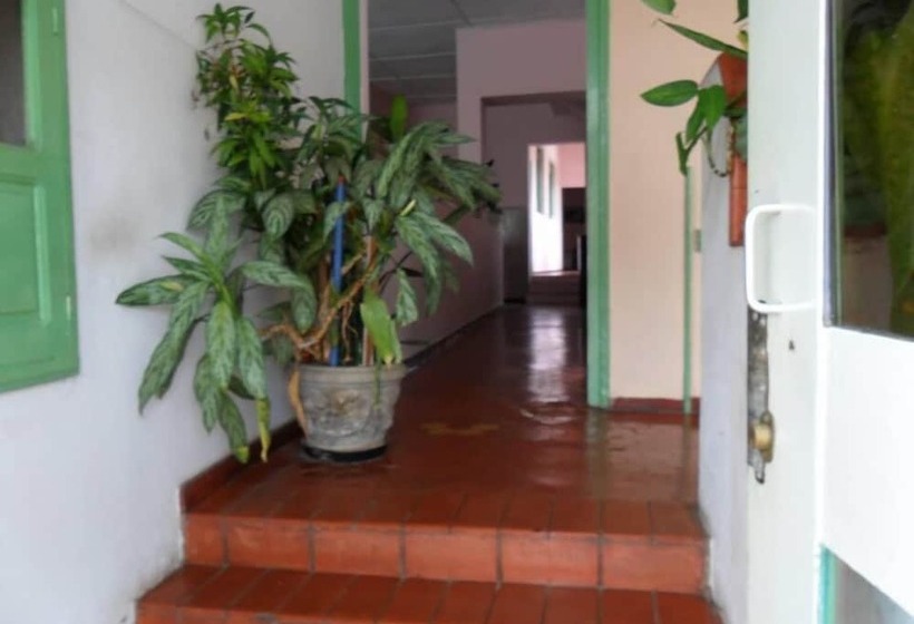 ホテル Dona Emilia