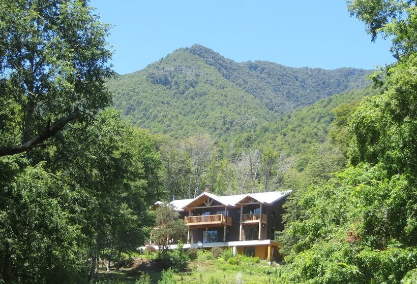 בית מלון כפרי Petrunauco Lodge