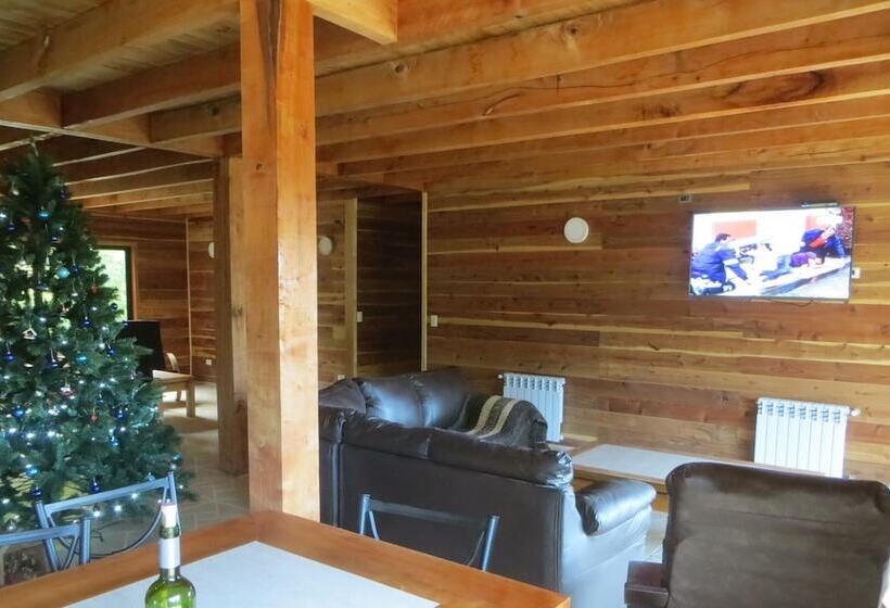 בית מלון כפרי Petrunauco Lodge