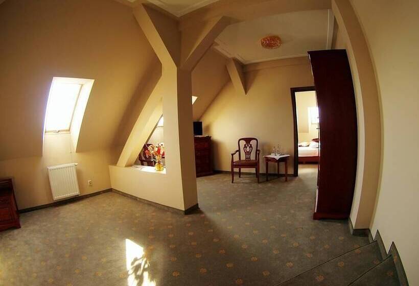 ホテル Rezydencja Pod Zegarem