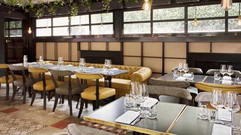 مسافرخانه The Corner Roma