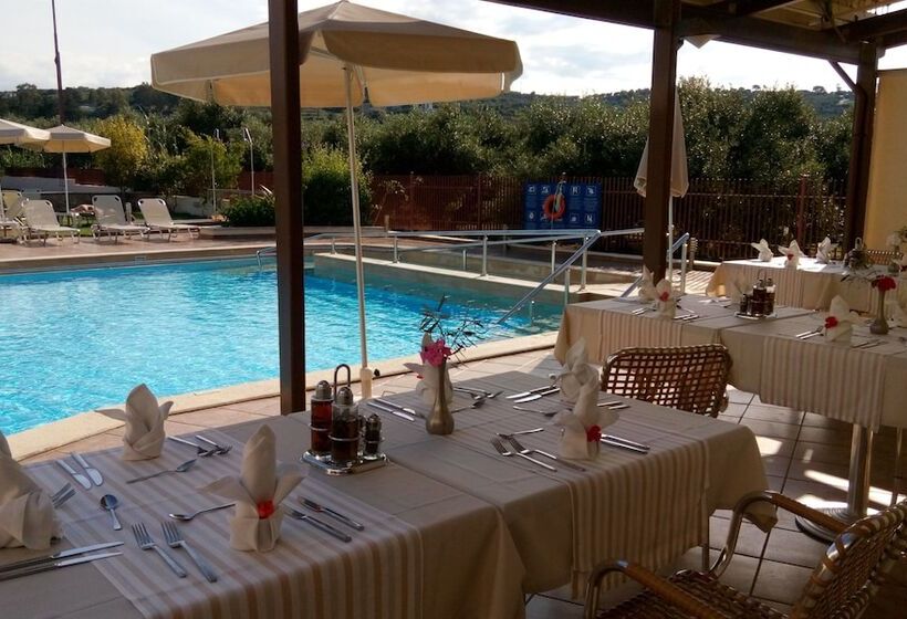 هتل Eria Resort Accessible Holidays