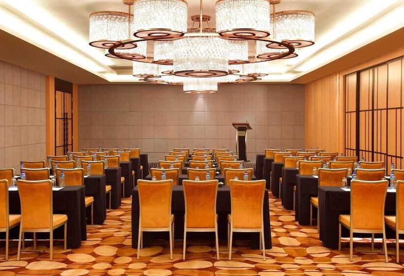 Отель Four Points By Sheraton Luohe