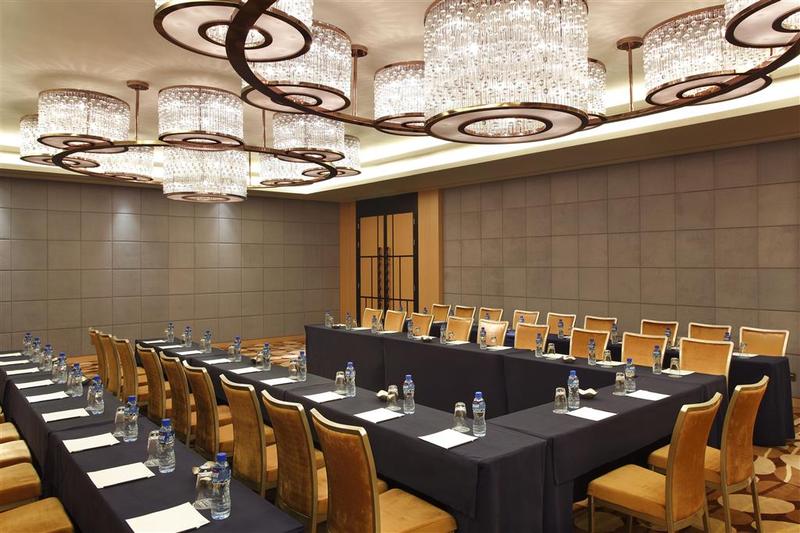 Отель Four Points By Sheraton Luohe