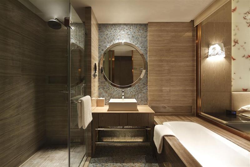 Отель Four Points By Sheraton Luohe