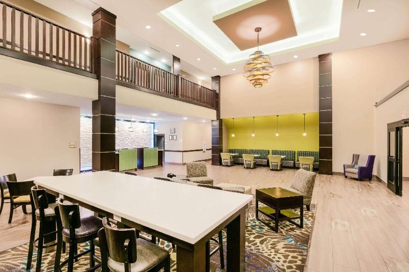 هتل La Quinta By Wyndham Tyler   University Area