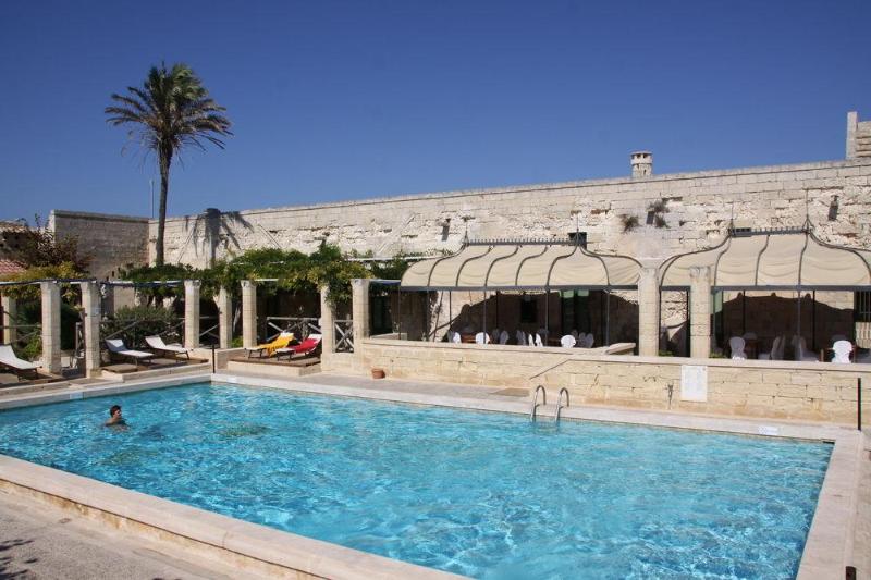 هتل Le Cale D'otranto Beach Resort
