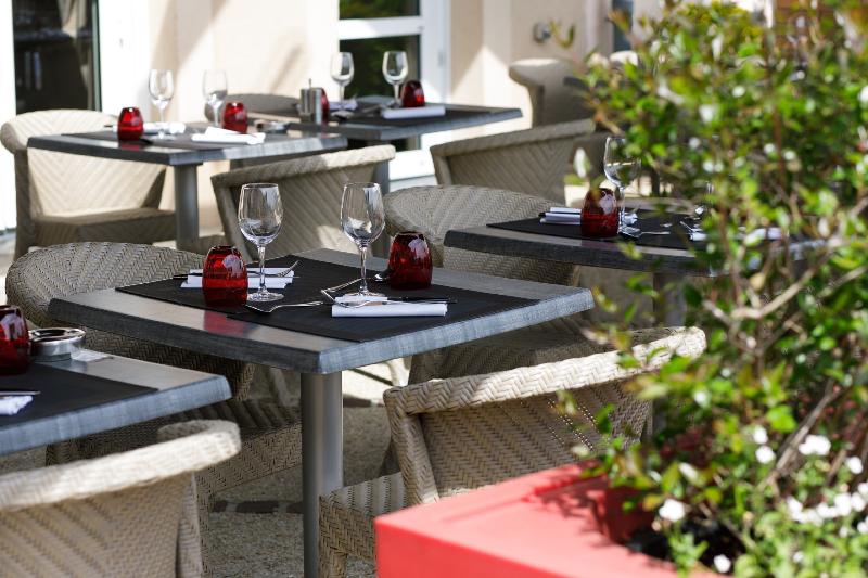 호텔 Logis Hôtel L Orée De Chartres   Barjouville