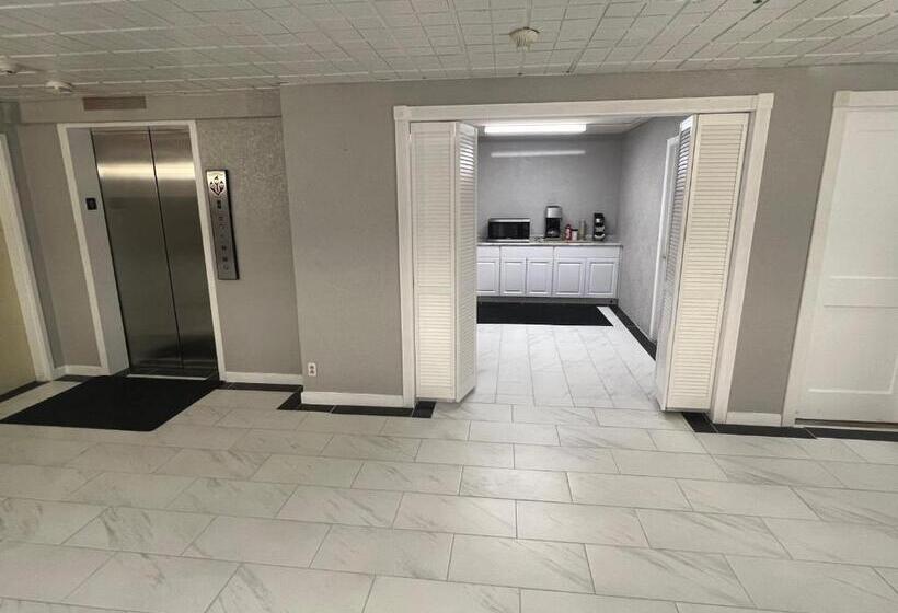 The Lodge Hotel And Banquets