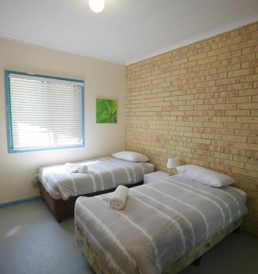 Мотель Coolum Budget Accommodation