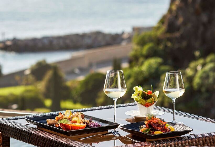 Saccharum Resort