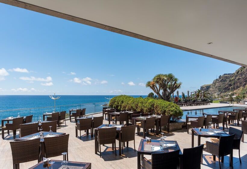 Saccharum Resort