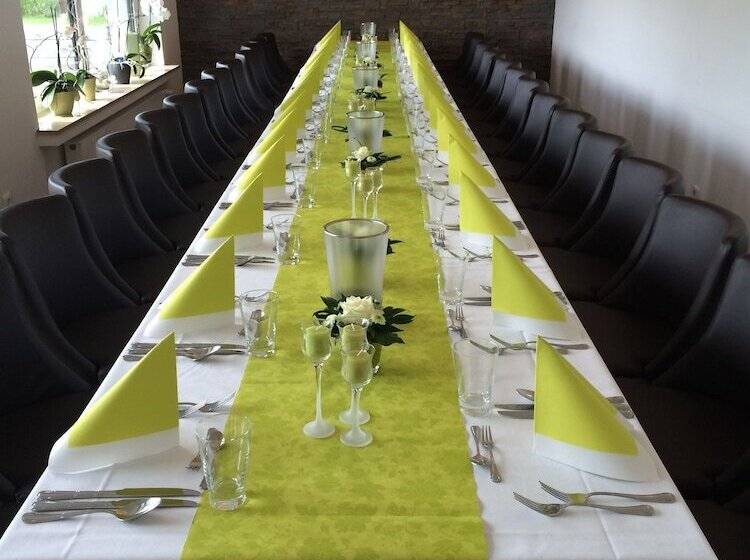 فندق Eifel Gasthof Kleefuß