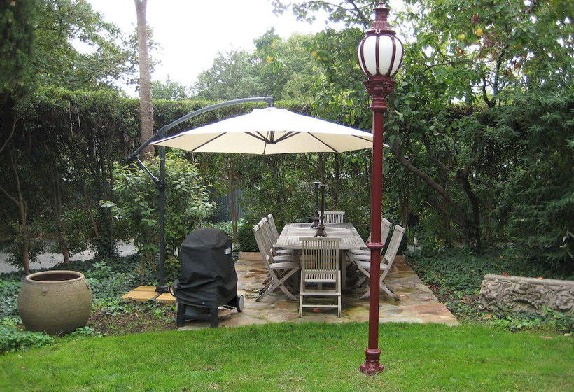 مبيت وإفطار Finches Country Guesthouse Hotel Beechworth