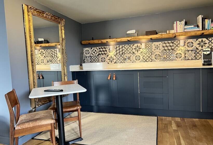 민박 Rockmount Rooms & Apartment