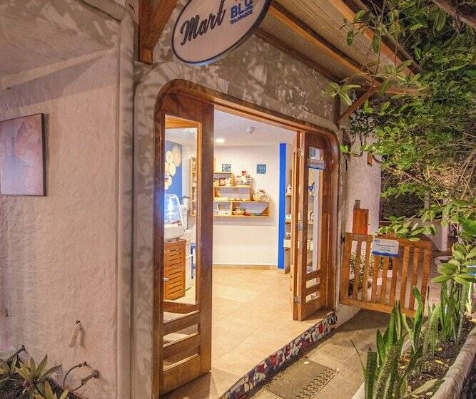 هتل Blu Galapagos Sustainable Waterfront Lodge