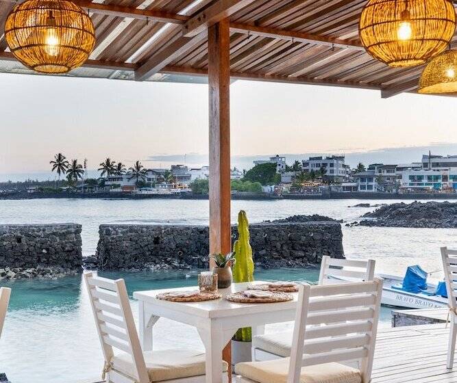 هتل Blu Galapagos Sustainable Waterfront Lodge