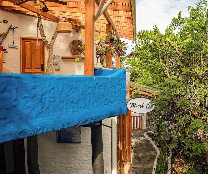هتل Blu Galapagos Sustainable Waterfront Lodge