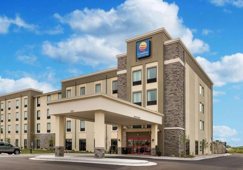 هتل Comfort Inn & Suites West   Medical Center