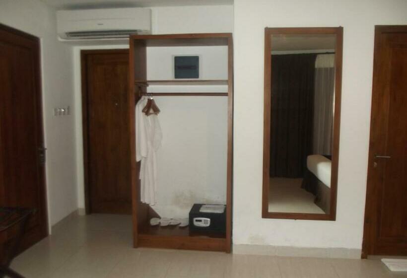 هتل Luwansa Beach