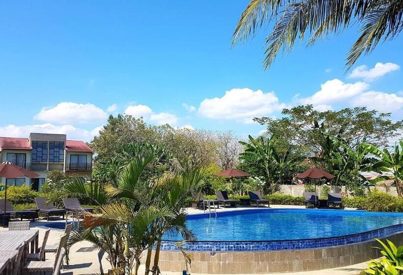 هتل Luwansa Beach