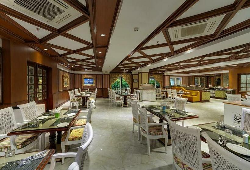 ホテル Mayfair Palm Beach Resort
