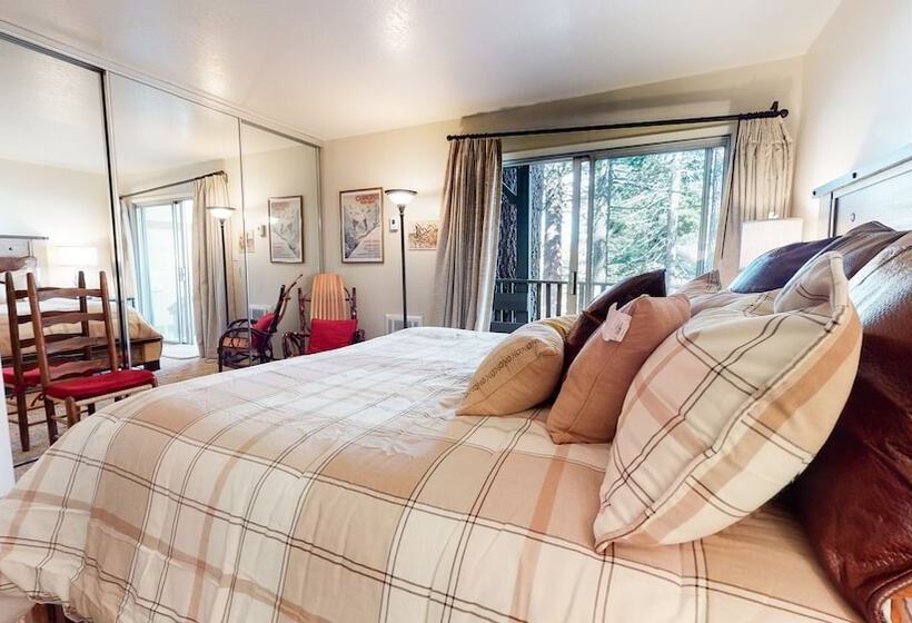 Mammoth View Villas   Near Hike/bike Trails!