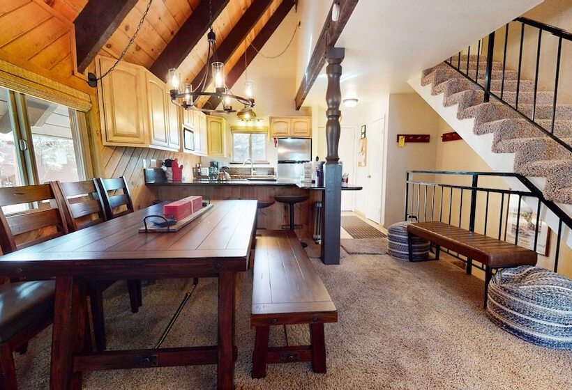 Mammoth View Villas   Near Hike/bike Trails!