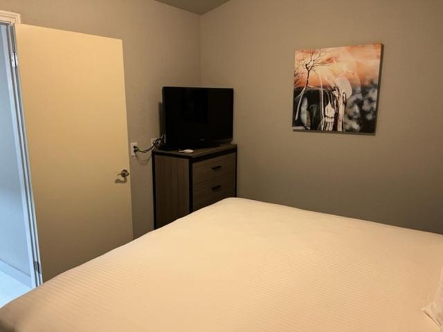 모텔 Garden Inn & Suite