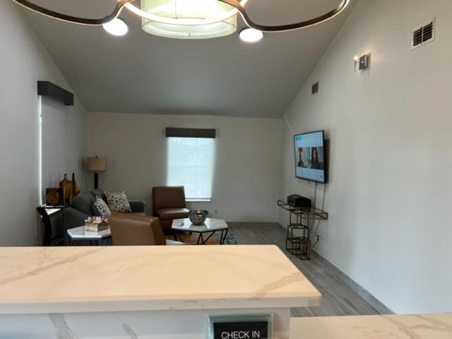 모텔 Garden Inn & Suite