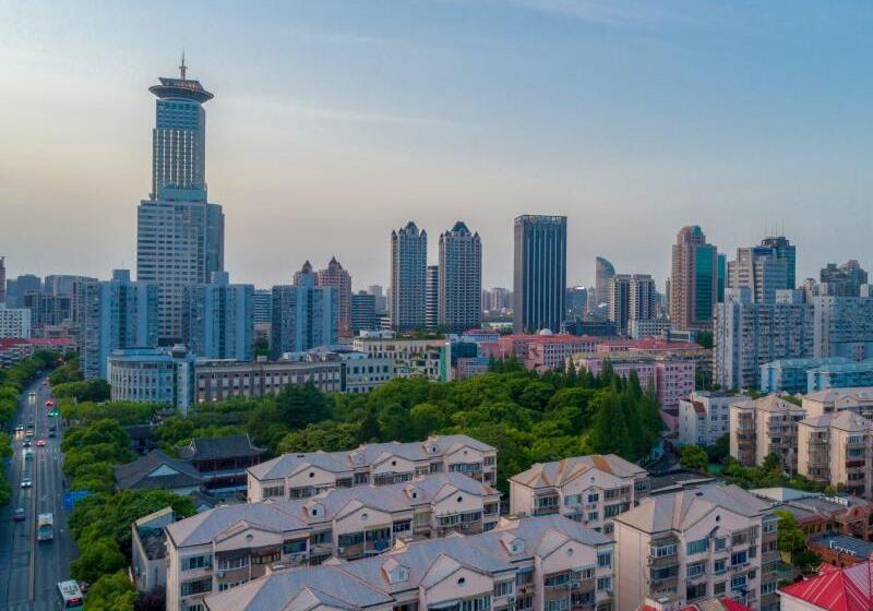Shell Hotel Shanghai Oriental Pearl Tower Century Avenue Metro Station