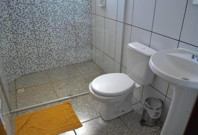 ユースホステル Pousada Moura ávila