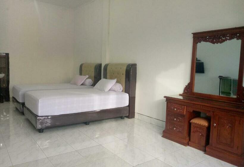 בית מלון כפרי Homestay Hilal Meulaboh Syariah Redpartner