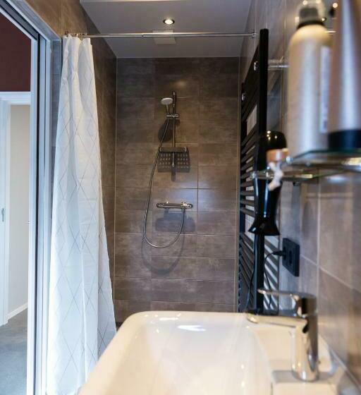 مبيت وإفطار Weeruusz