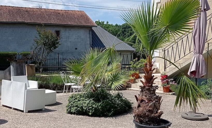בית מלון כפרי L  Auberge Campagnarde, Lourdes