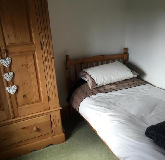 住宿加早餐  Dunedin House Nedderton Village Bedling