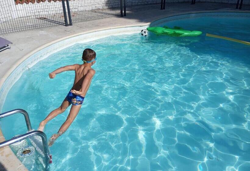 مبيت وإفطار Les Ormes De Belluire