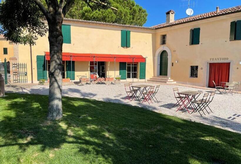 مبيت وإفطار Turchi Farm   Locanda Della Luna & Antico Frantoio