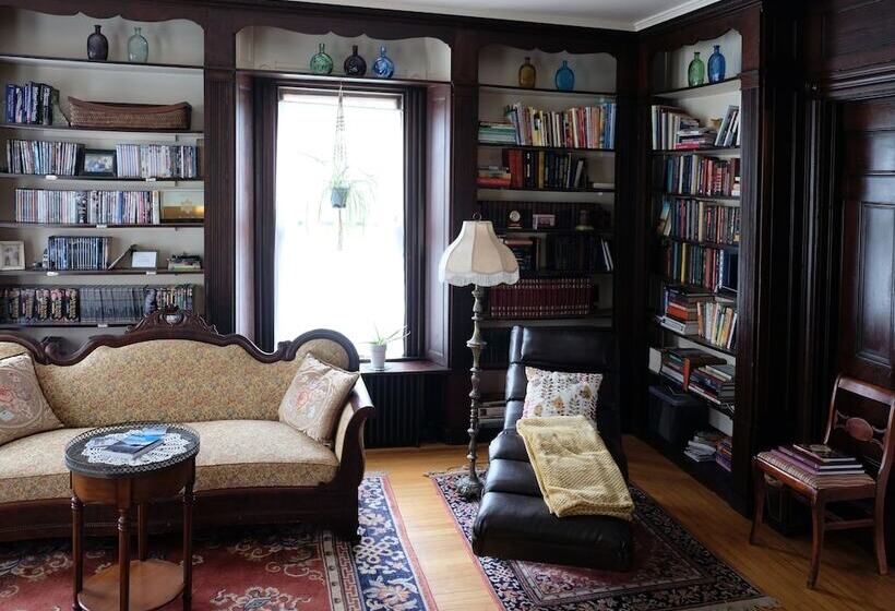 Guilford Bed And Breakfast