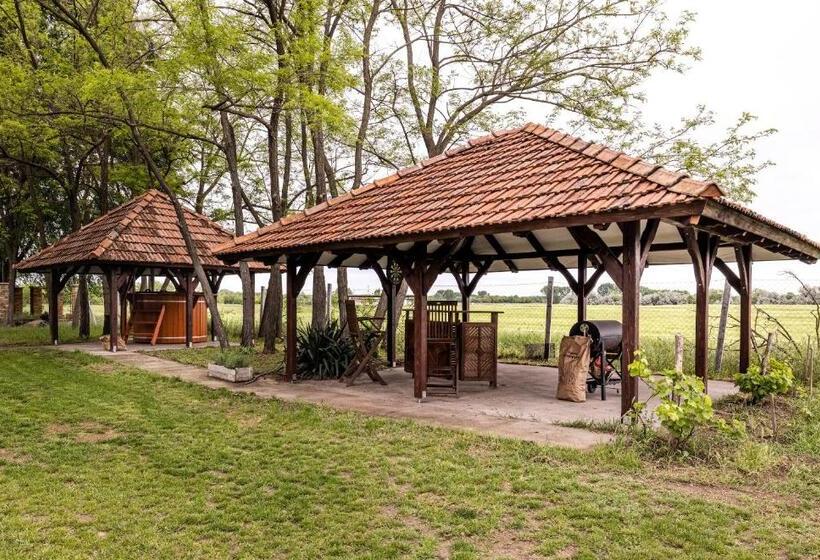 בית מלון כפרי Kisparaszt Vendégház