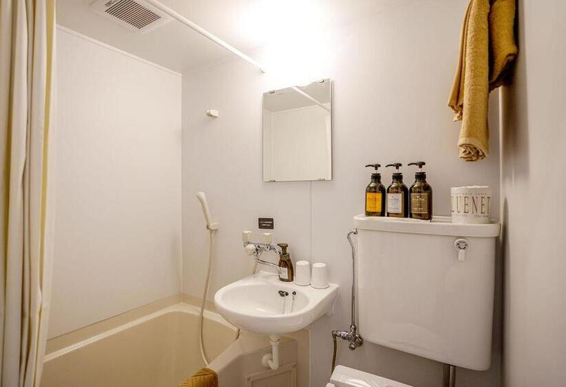 فندق R9 The Yard Isa