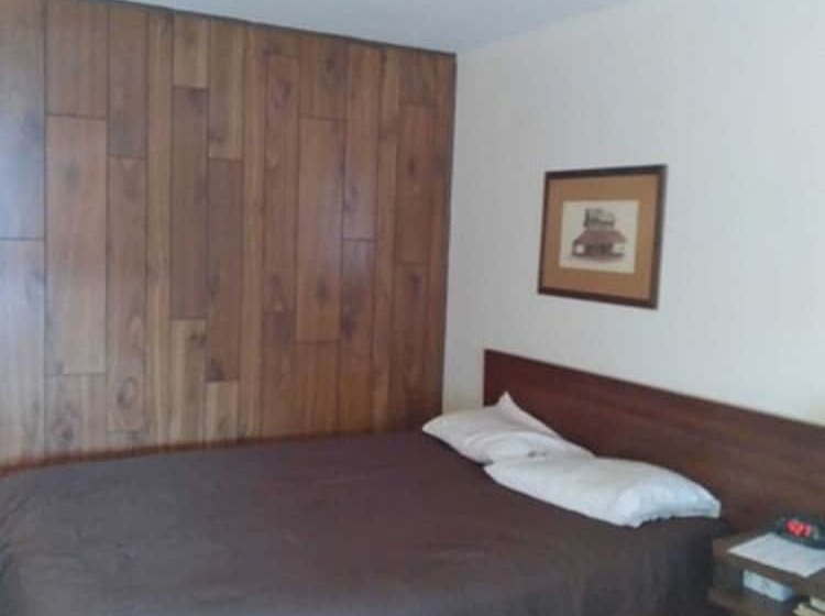 בית מלון כפרי Oyo Sandman Inn