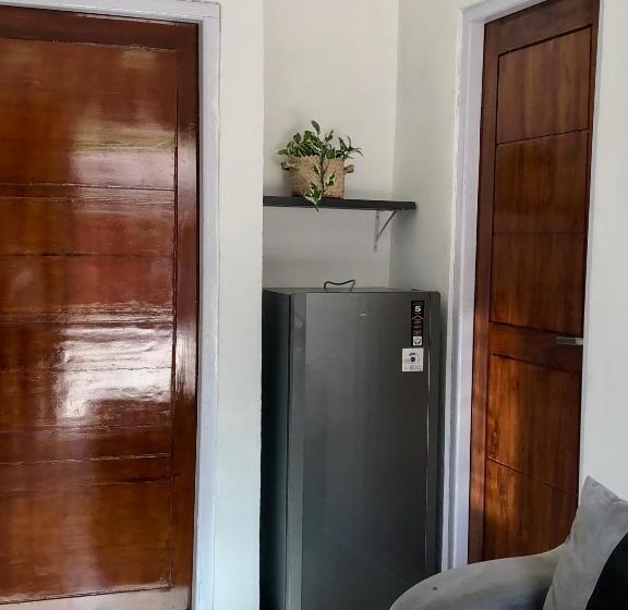 تختخواب و صبحانه Lope Homestay