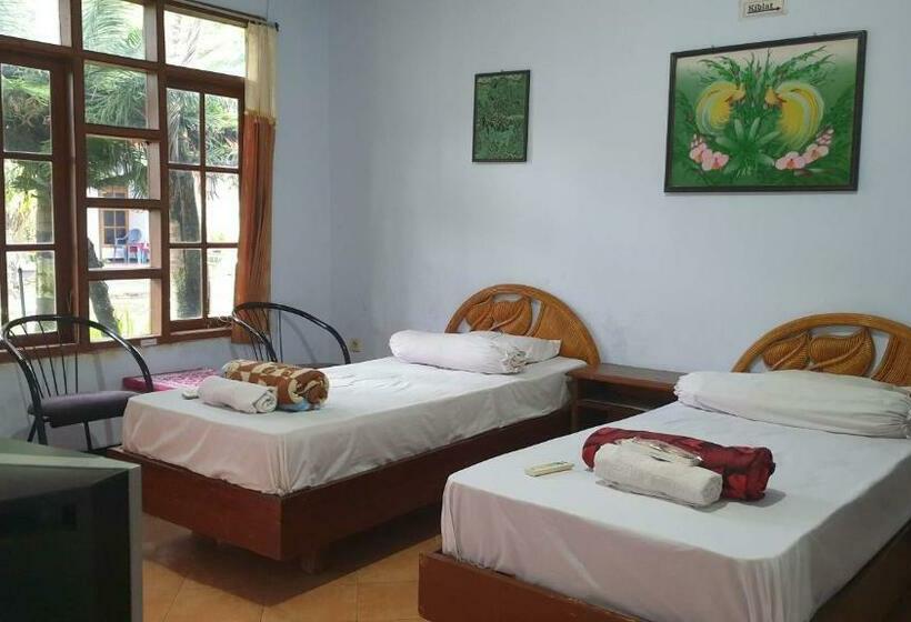 בית מלון כפרי Suronegaran Purworejo Redpartner