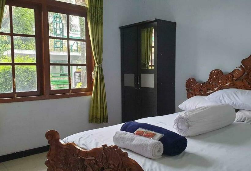 בית מלון כפרי Suronegaran Purworejo Redpartner