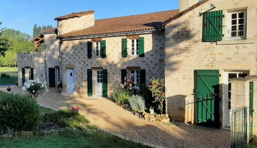 ペンション Domaine De La Basse Bobinière   Gîte Et Chambres D Hôtes