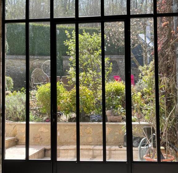 بنسيون Le Mas De Retheuil
