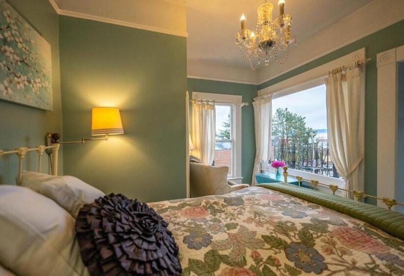 مبيت وإفطار Clementine S Guest House & Vacation Rentals
