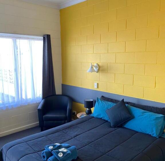 Central Point Motel